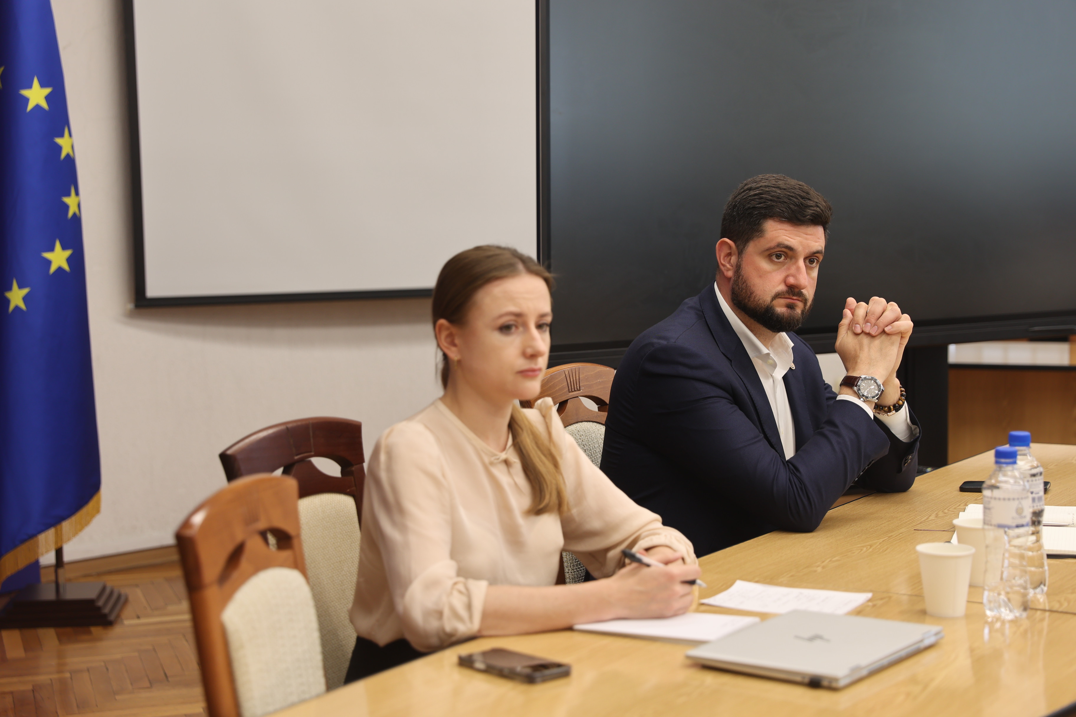 Prezentare autorități